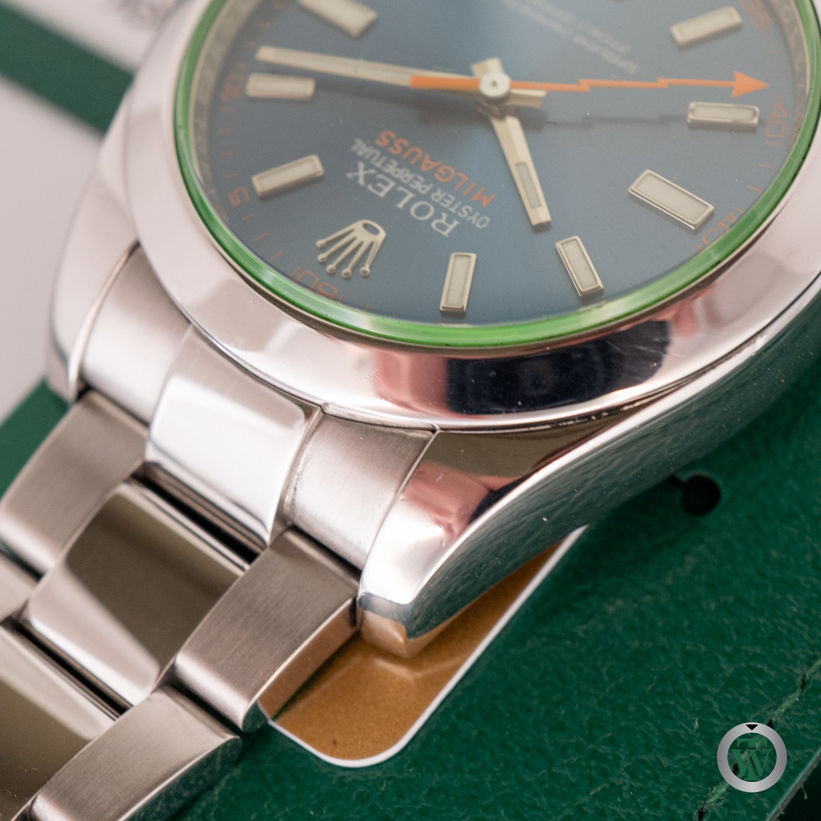 Rolex Milgauss 116400 GV Blue Dial Green Crystal 2014 - Image 4
