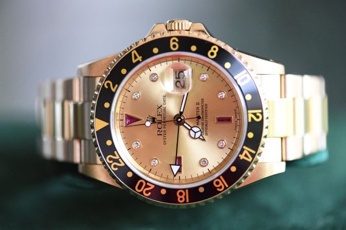 Rolex GMT-Master II 16718 Ruby Serti